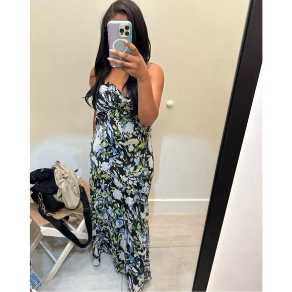 Abercrombie & Fitch Cowl Floral Maxi Dress in Medium Petite - Picture 3 of 9